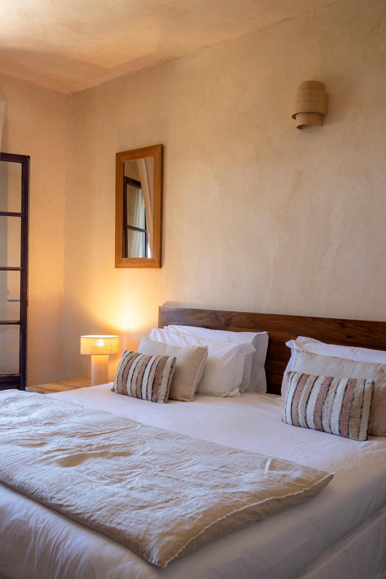 Hotel Case Latine Lama ภายนอก รูปภาพ