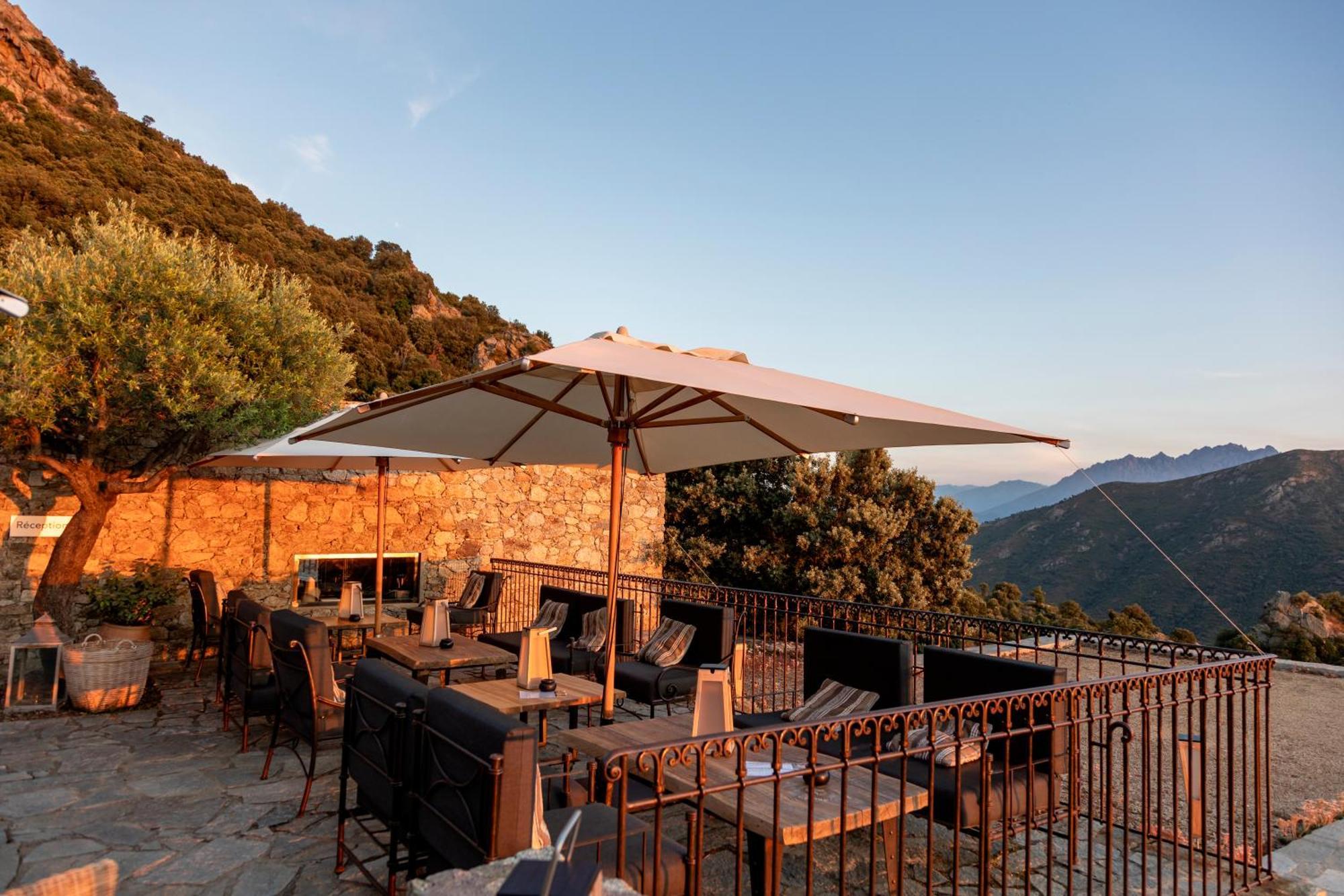 Hotel Case Latine Lama ภายนอก รูปภาพ