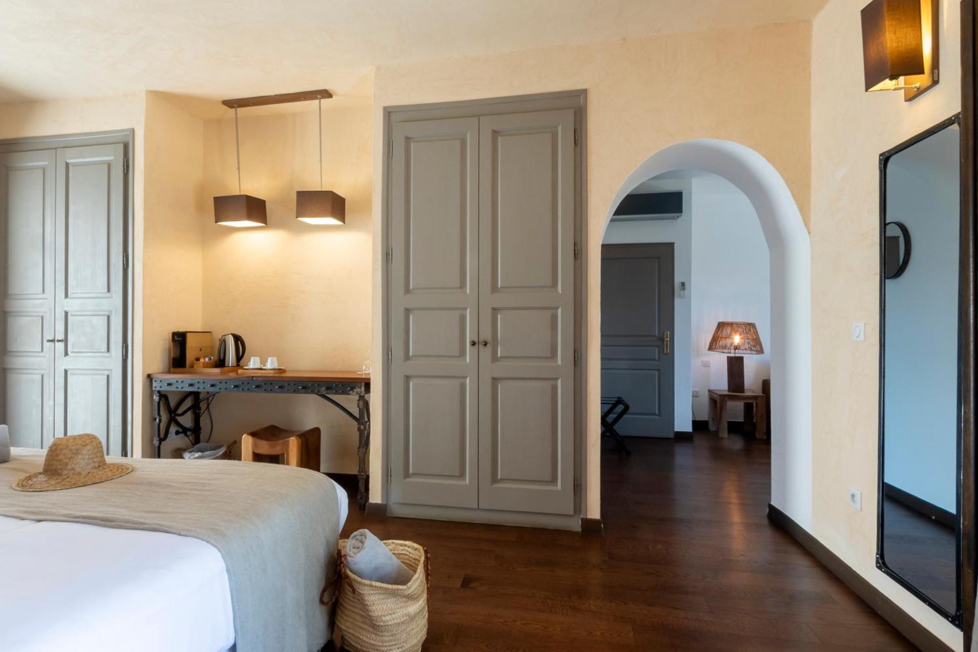 Hotel Case Latine Lama ภายนอก รูปภาพ